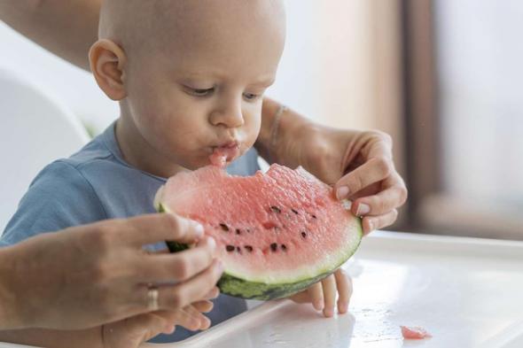فوائد البطيخ للرضيع وفي أي عمر ينصح بتقديمه لطفلك