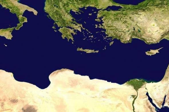 الحرس الثوري الإيراني يهدد بإغلاق شرقي البحر المتوسط