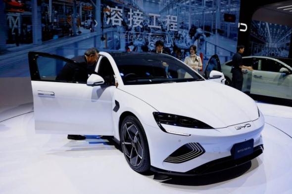 عمالقة السيارات يبحثون عن حلفاء في سوق الصين القوي للسيارات الكهربائية
