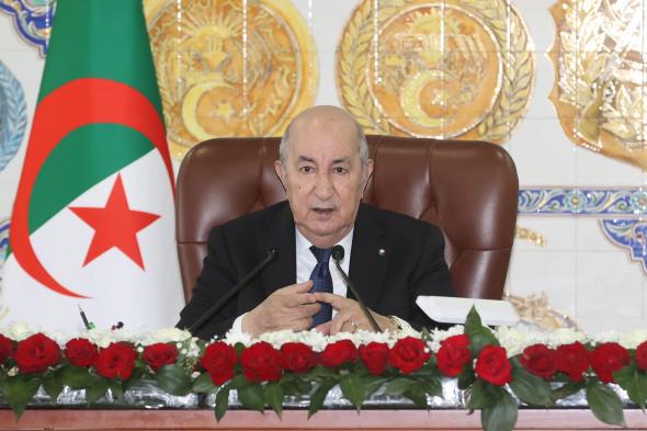 رئيس الجمهورية يستقبل وزير خارجية سلطنة عمان