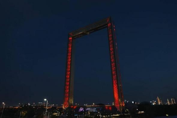 إضاءة أبرز المعالم السياحية في الإمارات باللون الأحمر تضامناً مع مرضى الثلاسيميا