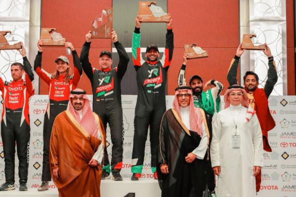 الأمير خالد بن سعود يتوج الفائزين بجائزة رالي تبوك تويوتا 2024