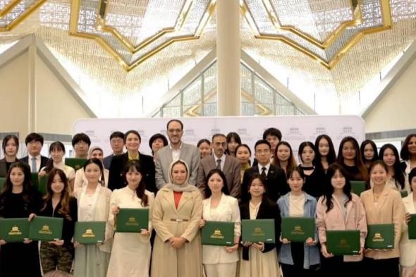 جامعة الشارقة تحتفي بتخريج 30 من الطلبة الصينيين