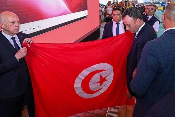 توقيف مسؤولين في تونس بعد واقعة «حجب العلم»