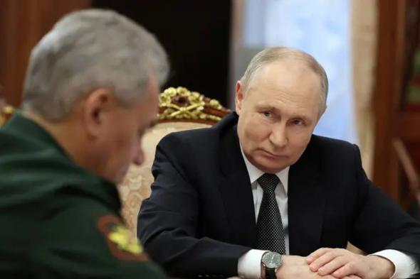 بوتين يقيل وزير الدفاع "شويغو" ويبقى على وزير الخارجية "لافروف"