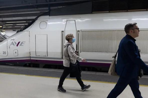 لسبب "غير متوقع".. تعطل حركة القطارات بعدة خطوط للركاب في برشلونة