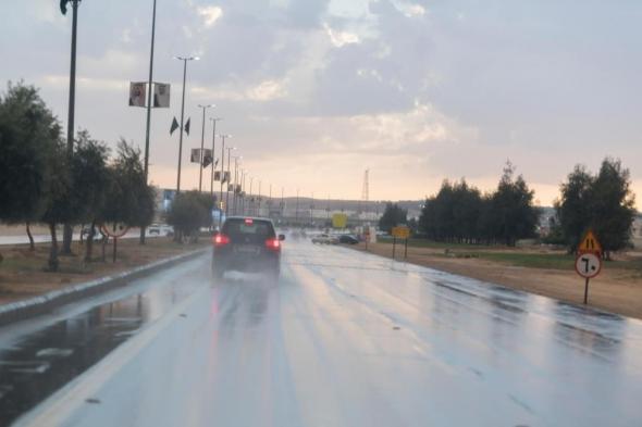 أمطار رعدية متوسطة إلى غزيرة وسيول وبرد على 7 مناطق