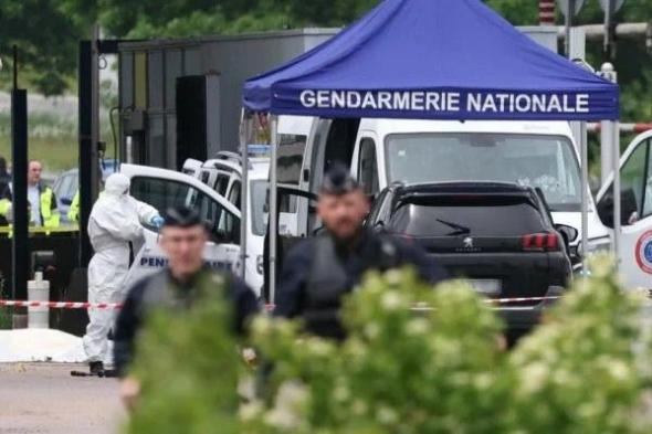 مقتل ثلاثة حراس و إصابة آخرين بهجوم مسلح على شاحنة سجن بشمال فرنسا