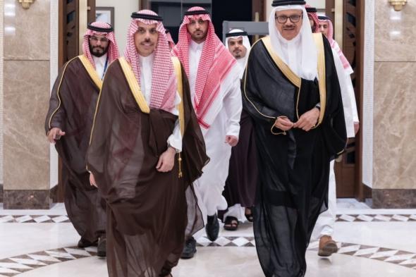 وزير الخارجية يصل البحرين