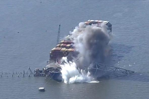 لتحرير سفينة "دالي" العالقة.. إزالة جزء من جسر بالتيمور بالمتفجرات "فيديو"