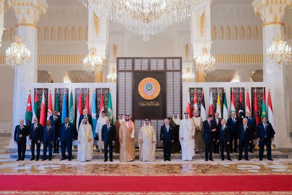 ملك البحرين يستقبل قادة الدول العربية ورؤساء الوفود المشاركة في القمة العربية "33"