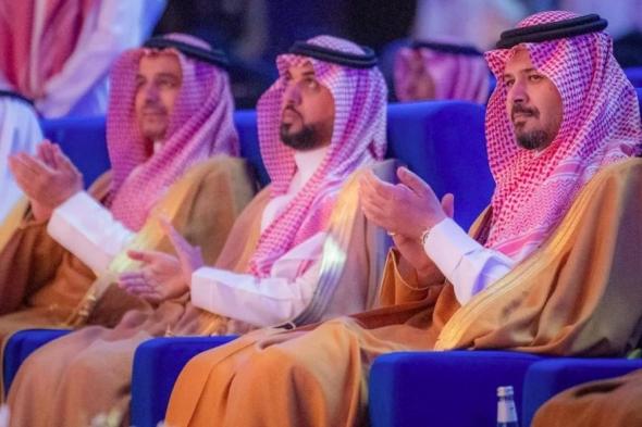 الأمير سلمان بن سلطان يرعى حفل تخرّج طلاب وطالبات البرامج الصحية بتجمع المدينة المنورة الصحي