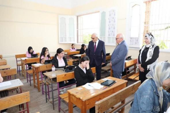 وزير التربية والتعليم ومحافظ بورسعيد يتفقدان امتحانات الصف الثانى الثانوىاليوم السبت، 18 مايو 2024 02:03 مـ   منذ 33 دقيقة