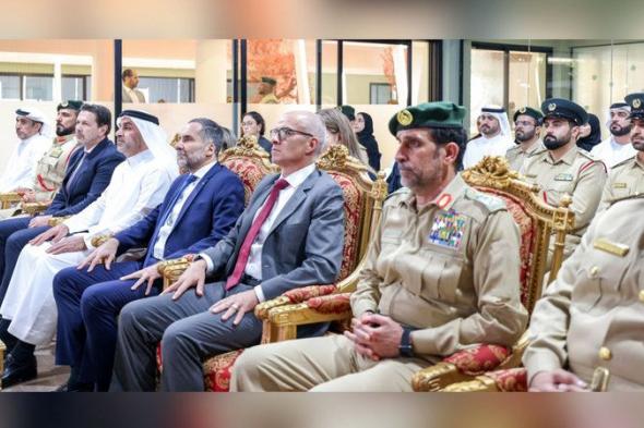 وزراء ومسؤولون يتعرفون إلى تجارب الإمارات في تعزيز الأمن والعمل الحكومي