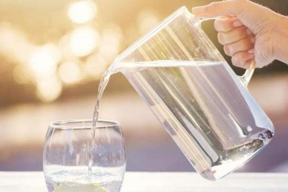 "عش بصحة": احرص على شرب كمية كافية من الماء يوميًّا للوقاية من الجفاف في الصيف