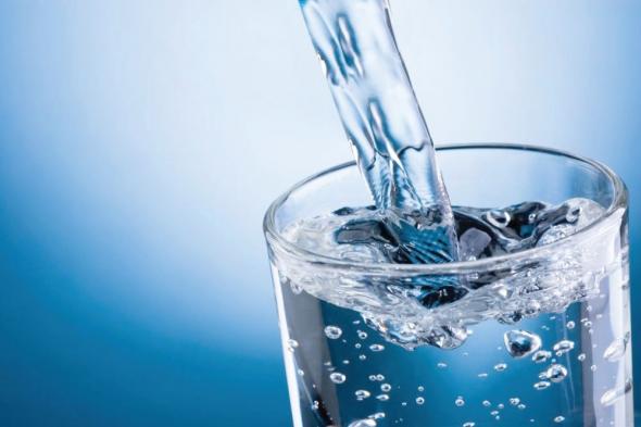 لخطورتها على الصحة.. "البيئة" تضع اشتراطات لاستخدام مياه الشرب غير المعبأة