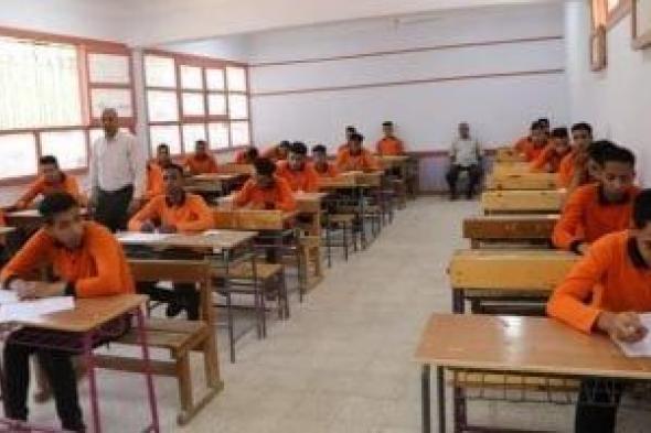 49 ألف طالب وطالبة يؤدون امتحانات الدبلومات الفنية فى سوهاج