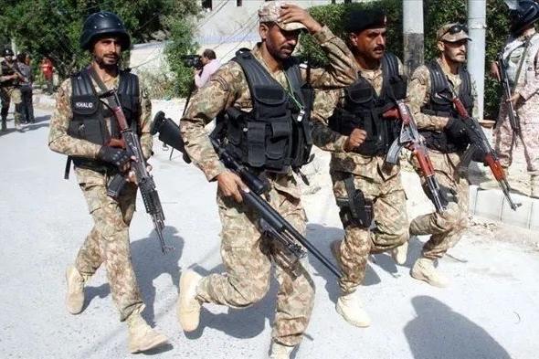 مقتل 7 جنود باكستانيين و23 مسلحا في تبادلات إطلاق نار على الحدود الأفغانية