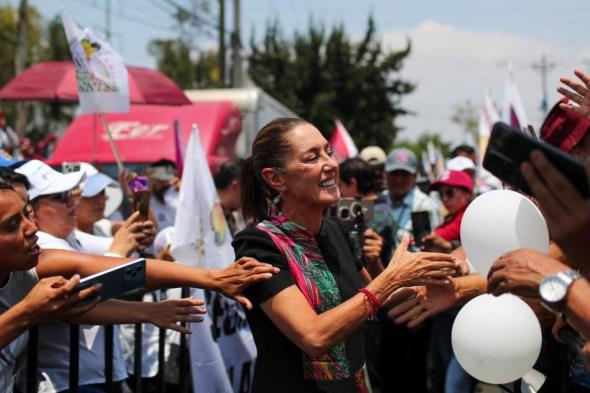 «كلوديا شينباوم».. هل تصبح أول امرأة تحكم المكسيك؟