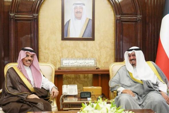 رئيس مجلس الوزراء الكويتي يستقبل فيصل بن فرحان ويبحثان أوجه التعاون