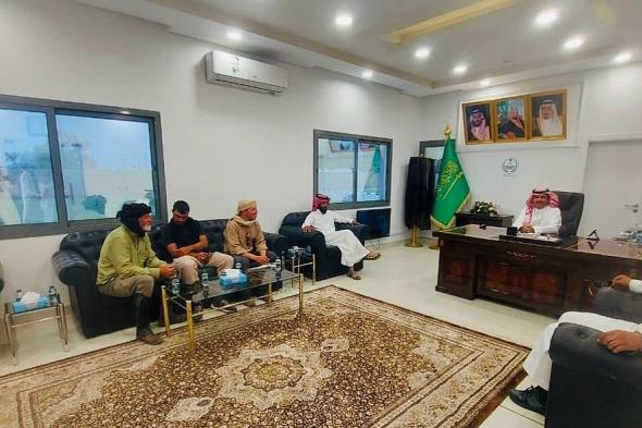 شاهد.. وصول حجاج إسبان ومغربي لمنفذ الحديثة على "الخيول" لأداء فريضة الحج