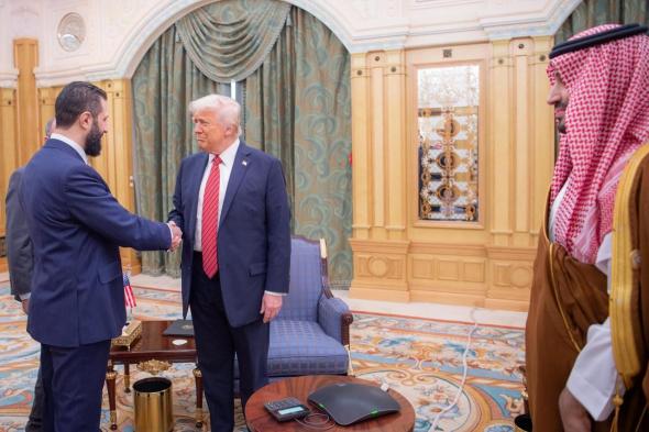 ترامب يلتقي الرئيس السوري أحمد الشرع في الرياض