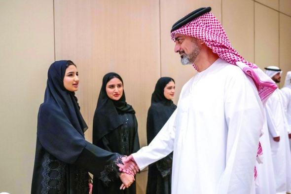 ولي عهد عجمان يلتقي الطلبة الإماراتيين في الصين