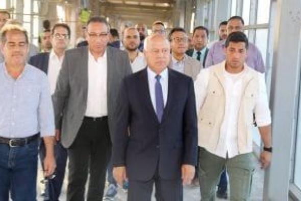 نائب رئيس الوزراء يتفقد محطات الأتوبيس الترددي خلال تشغيله للركاب
