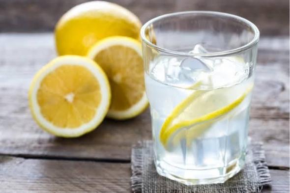 كوب يومي من هذا المشروب قد يجعلك تبدو أصغر بـ10 سنوات