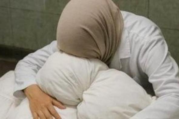 استشهاد زوج الطبيبة آلاء النجار المفجوعة بفقد أبنائها التسعة في قصف للاحتلال
