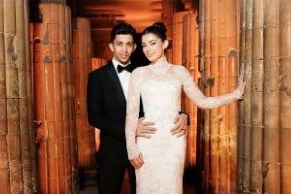 ليلى أحمد زاهر تتغزل في زوجها هشام جمال: أنت حب العمر