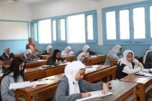 جدول امتحانات الفصل الدراسى الثانى لإعدادية الجيزة.. يؤدون اختبار الإنجليزى
