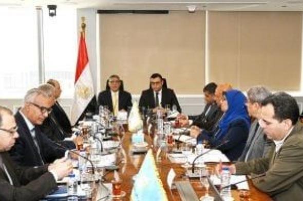 وزير الإسكان ومحافظ الجيزة يتابعان ملفات العمل المشتركة بمشروعات مياه الشرب والصرف