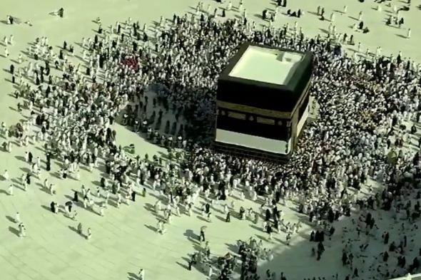 مشاهد مهيبة من صحن المطاف والمسعى مع توافد الحجاج في صباح السادس من ذي الحجة
