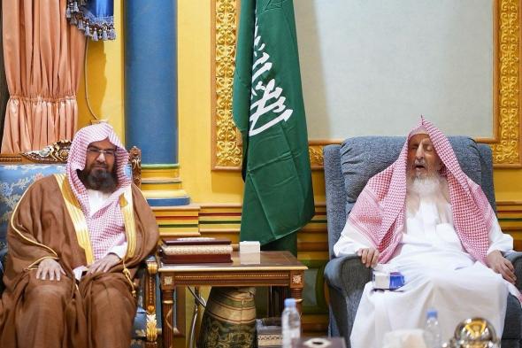 رئاسة الحرمين تصدر كتابًا بعنوان: الحكم الصحيح الصريح "لاحج بلا تصريح"