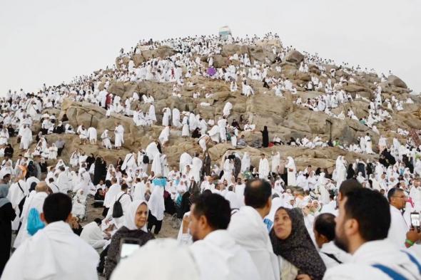 وزير الحج يشدّد على ضيوف الرحمن عدم الخروج من عرفات إلى مزدلفة مشياً
