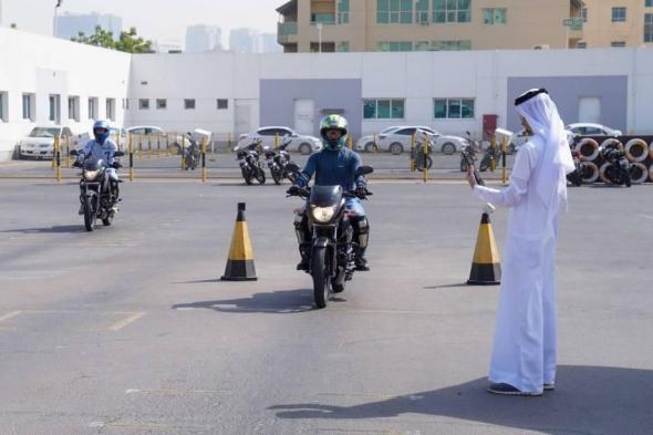 «طرق دبي» تنفذ حملات تفتيشية للتأكد من الالتزام بمعايير الحصول على رخص قيادة الدراجات النارية