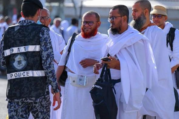 حُجّاج بيت الله الحرام يتوافدون إلى مشعر منى لقضاء يوم التروية