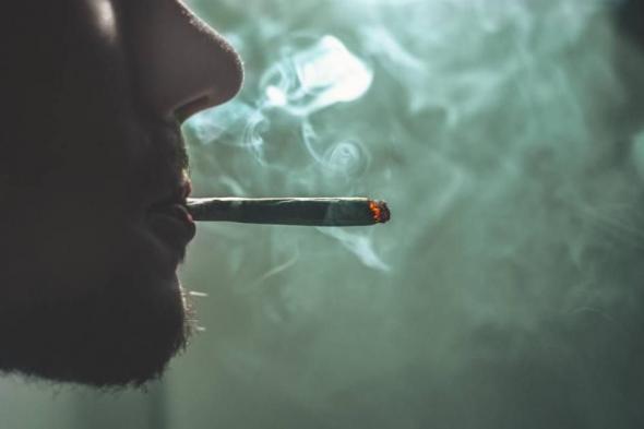 حبس آسيويين 3 أشهر بتهمة تعاطي المخدرات