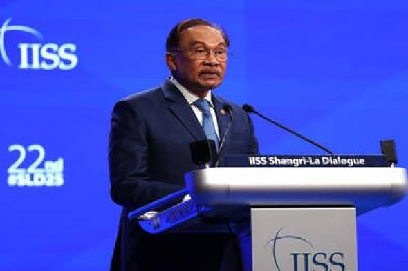 القضاء الماليزي يرفض وقف دعوى اعتداء جنسي ضد رئيس الوزراء