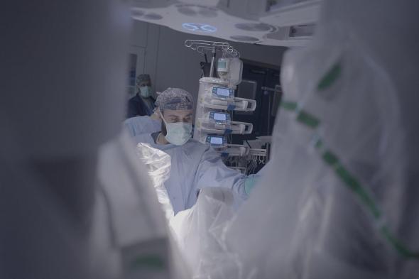 لأول مرة.. إجراء عملية قلب باستخدام الروبوت الجراحي في مكة المكرمة