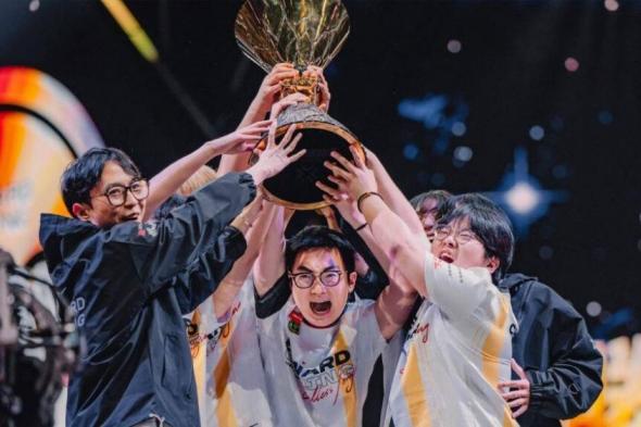 فريق EDward Gaming يفشل في التأهل إلى Masters Toronto