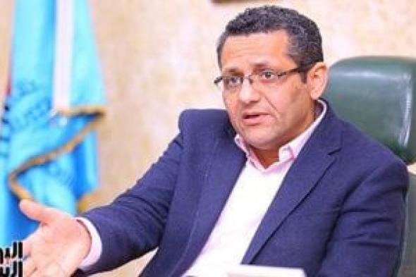 نقيب الصحفيين: الزميل أحمد سراج في منزله بعد يومين من الإفراج عنه