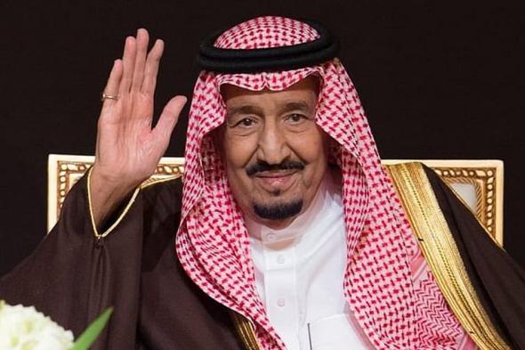 الملك مهنئًا بالعيد: نسأل الله أن يتقبل من الحجاج حجهم وأن يحمل عيد الأضحى المبارك الخير والسلام والمحبة لأمتنا والعالم