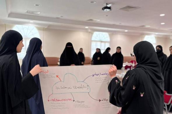 «أولياء أمور الطلبة» بدبا الحصن يلتقي طالبات الـ 12