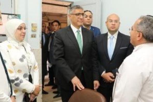 محافظ الجيزة يزور مستشفى التحرير ودور رعاية الأيتام لتقديم التهنئة بعيد الأضحى