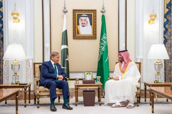 ولي العهد يستقبل رئيس الوزراء الباكستاني ويستعرضان العلاقات التاريخية وآفاق التعاون الثنائي