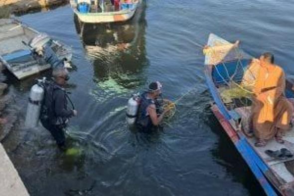 لليوم الرابع.. 17 غواصا يشاركون فى البحث عن مفقودين بحادث سقوط سيارة بالنيل فى قنا