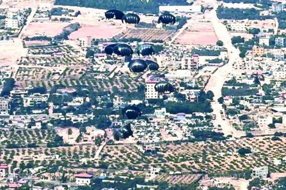 «طيور الخير» الإماراتية تواصل إسقاط المساعدات فوق غزة
