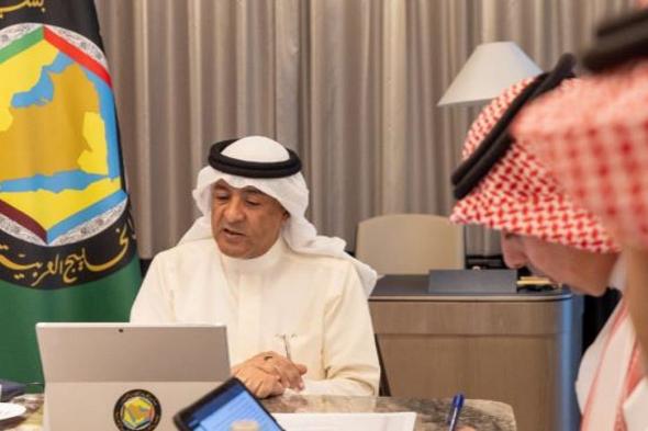 «البديوي» يجتمع مع الفريق التفاوضي لمجلس التعاون لاتفاقيات التجارة الحرة
